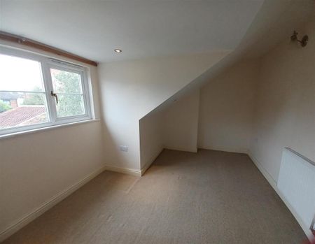 2 bedroom detached bungalow to rent - Photo 2