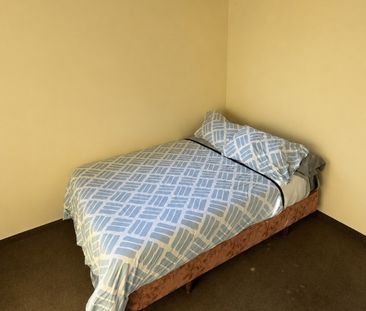 Cosy Furnished Room Available – Dun Barra House & Apartments - Photo 2