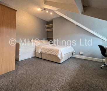 3 Bedroom Mid Terraced House for rent in Pearson Grove - Photo 3