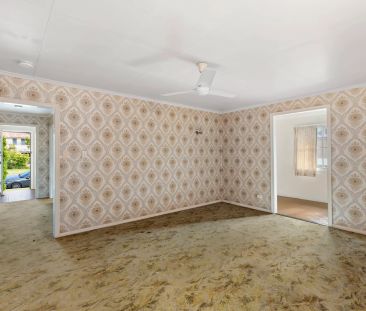 Spacious Queenslander with Sleepouts, Huge Shed & Prime Location - Photo 5