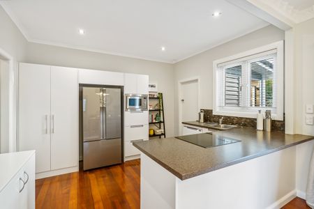 Mission Bay Lifestyle - Sunny, Stylish & Single-Level Living - Photo 5