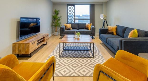 1 bedroom in a flat share to rent - Photo 1
