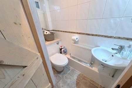 Beach Cottages, Claremont Road, BN25 - Photo 4