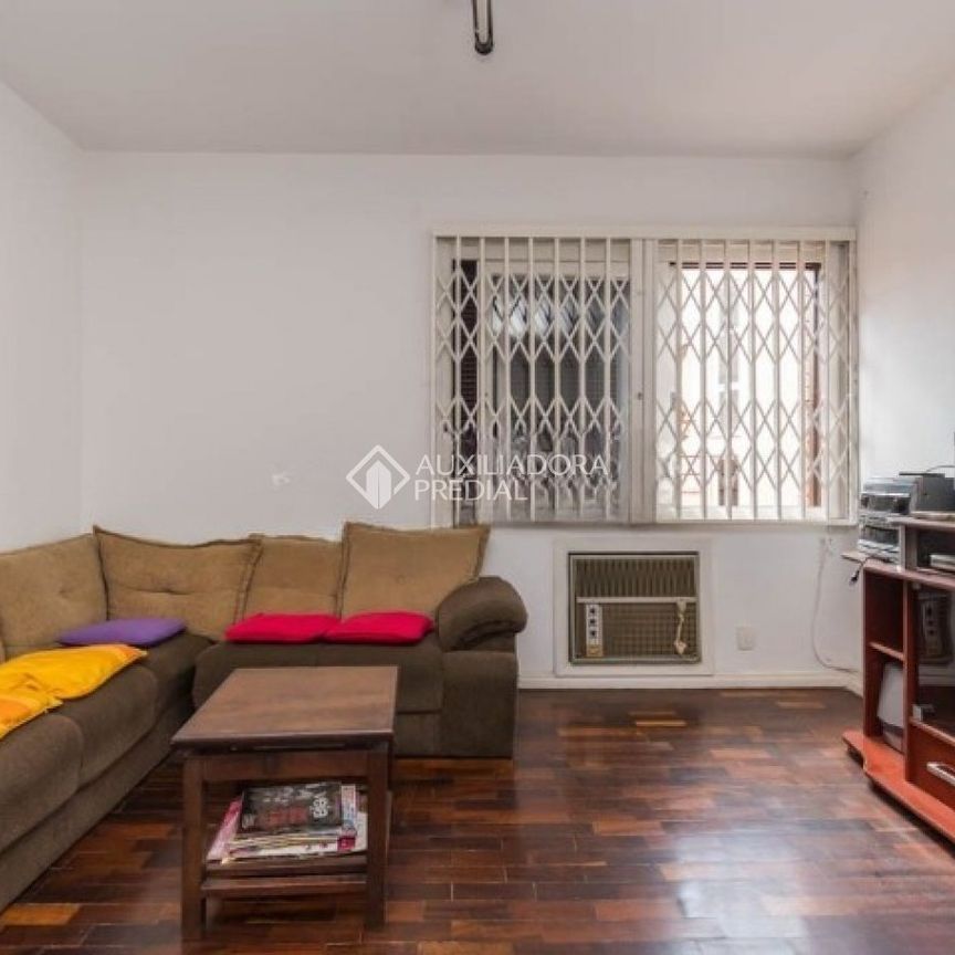 Apartamento com 2 quartos e 95m² para alugar em Floresta, Porto Alegre. - Photo 1