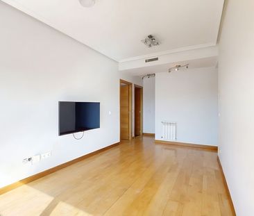 Piso de alquiler en Avenida de la Gran Vía del Sureste, Ensanche de... - Photo 1