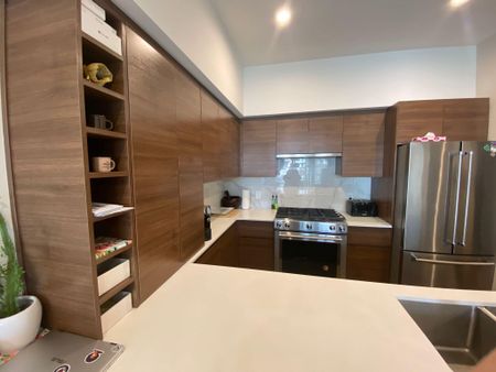 1bed, 1bath condo close to everything - Photo 4