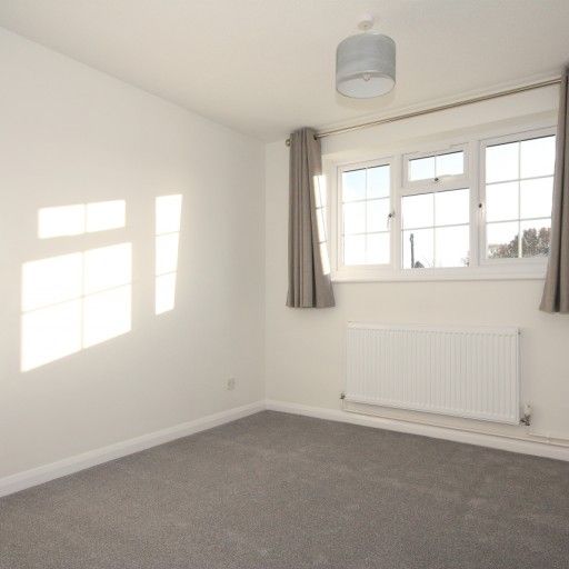 South Road, Woking - Photo 1