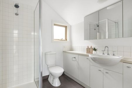 18 Cambridge Street, Port Melbourne VIC 3207 - Townhouse For Rent | Domain - Photo 4