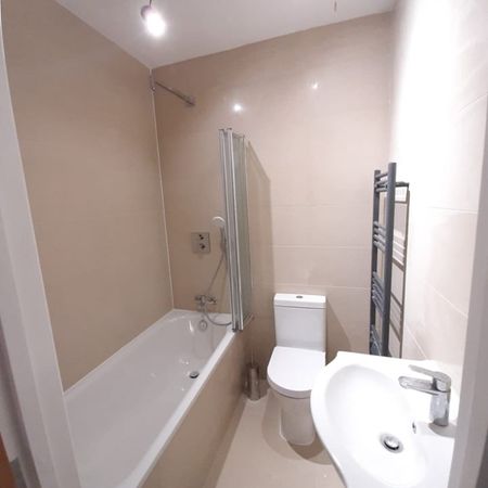 3 Bed Flat, Cedar Road, CR0 - Photo 4