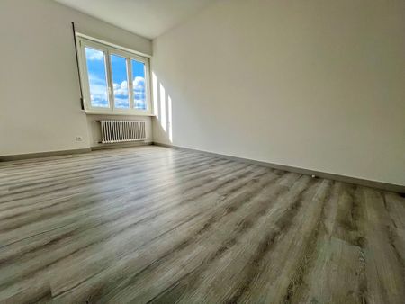 Moderno 3.5 locali completamente ristrutturato a Chiasso - Photo 3