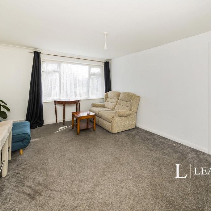 3 bedroom flat to rent - Photo 1