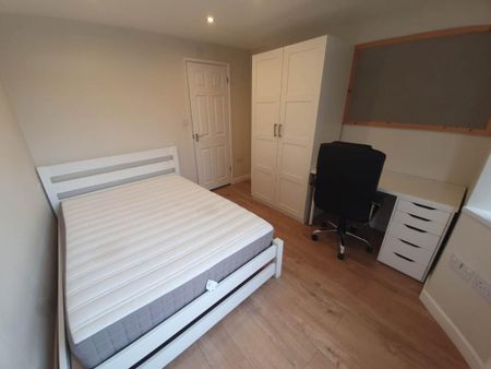 6 bedroom house to rent - Photo 4