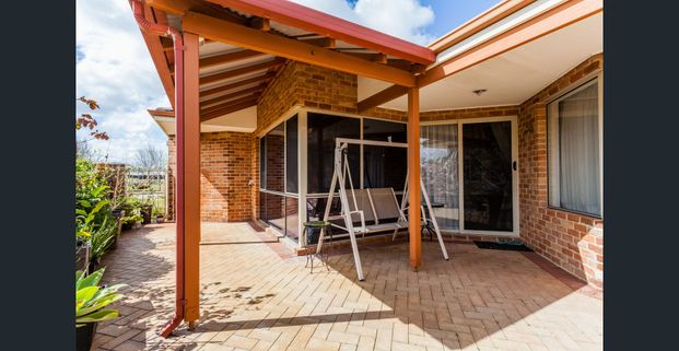 Spacious & Beautiful Family Home - Photo 1