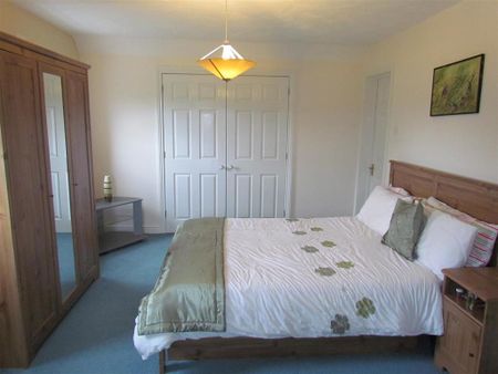 5 bedroom detached house to rent - Photo 3