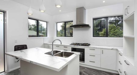 Fully Renovated Home - Photo 4