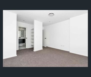 Contemporary Townhouse Living - Photo 1