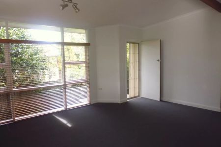 Great Location - Photo 2