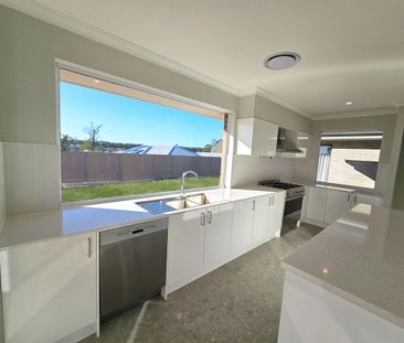 LUXURY EDEN BRAE HOME - Photo 2