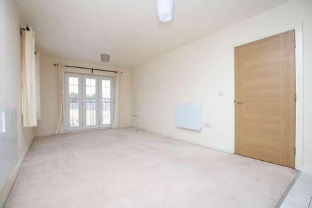 Heaton Court, Colnhurst Road, Central Watford, WD17 - Photo 2