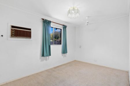 Family-Friendly Living In a Coastal Setting. - Photo 5