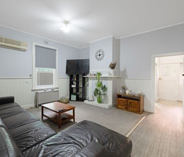 CENTRAL LOCATION - Photo 4