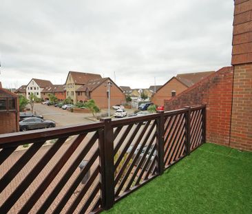 3 bedroom terraced house to rent - Photo 3