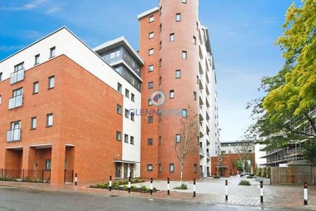 The Junction, Slough Station, SL2 - Photo 2