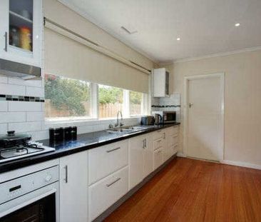 Spacious 2-Bedroom Unit in Prime Location - Photo 3