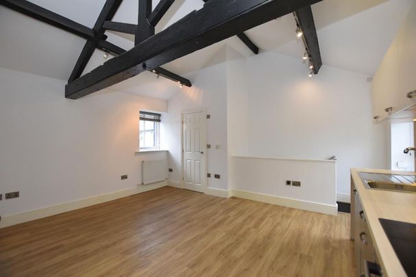 Studio to rent - Photo 1