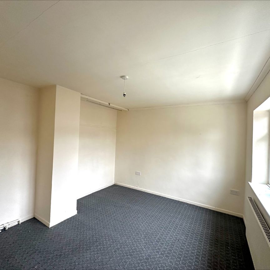 3 bedroom house to rent Greenwich Drive South, Derby, DE22 - Photo 1