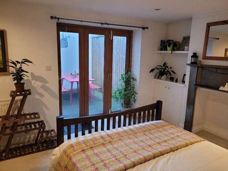 Friary Road, London, SE15 - Photo 4