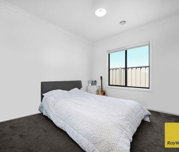 Elegant 4-Bedroom Home Designed for Comfort and Convenience - Photo 6