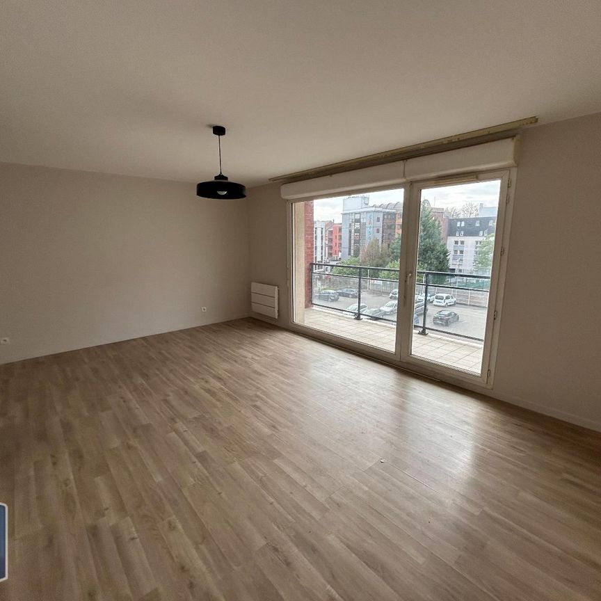 Location Appartement 2 pièces 47m² LILLE 59000 - Photo 1