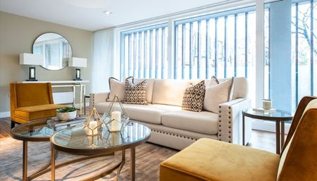 Two Bedroom Two Bathroom Apartment To Let Fulham Road Chelsea SW3 - Photo 4