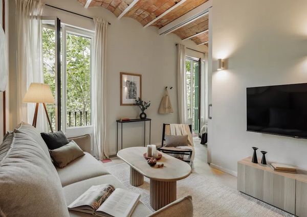 Ronda de Sant Pere, Barcelona, Catalonia 08010