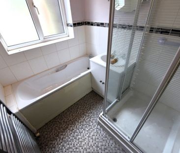 2 bedroom Flat in Grovewood, Leeds - Photo 5