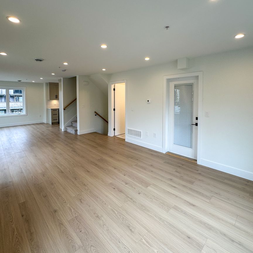 Brand New 3 Bed Townhouse | Langley | Double Garage | Unit 3 - Photo 1
