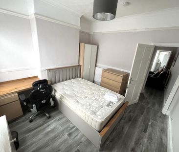 3 bedroom terraced house to rent - Photo 6