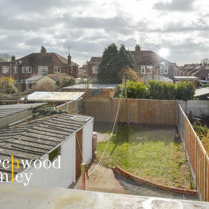 3 bedroom semi-detached house to rent - Photo 1