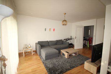 Location Appartement 3 pièces 74m² - Photo 2