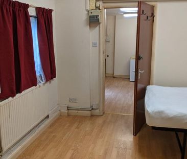 2 bedroom property to rent - Photo 2