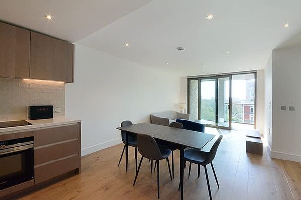 Prince of Wales Drive London SW11 - Photo 1