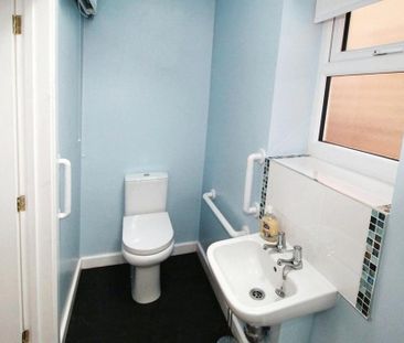 3 bedroom semi-detached house to rent - Photo 5