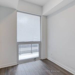 Feels brand new yonge/eglinton! - Photo 2