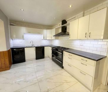 3 bedroom terraced house to rent - Photo 4