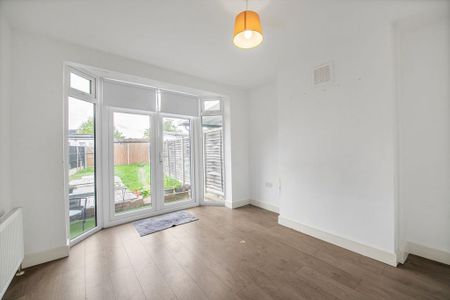 3 bedroom terraced house to rent - Photo 4