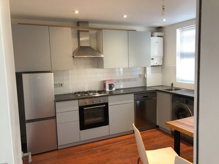 Room in a Shared Flat, Hornsey Road, N7 - Photo 5