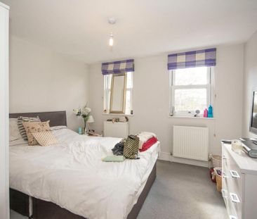 4 bedroom semi-detached house to rent - Photo 5