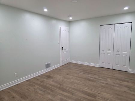 For Lease - 125 weir Crescent, Toronto, Ontario - Photo 4