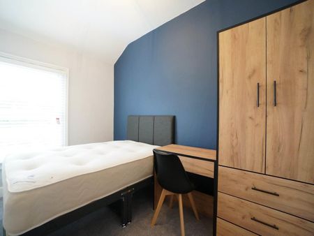 29 Holyhead Road - Photo 3